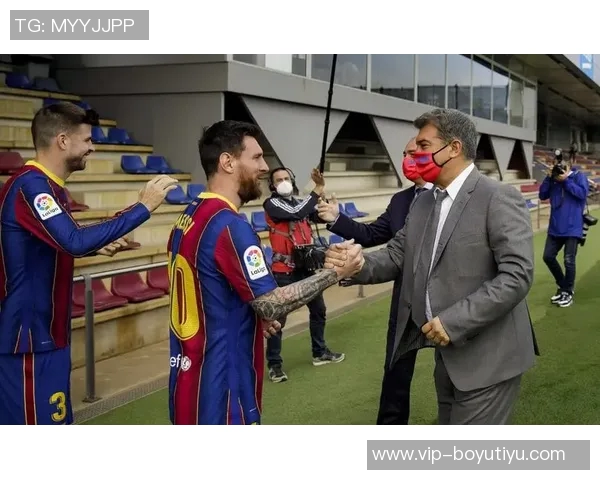 巴萨球迷怒斥梅西行为称这是对拉波尔塔的公开挑衅