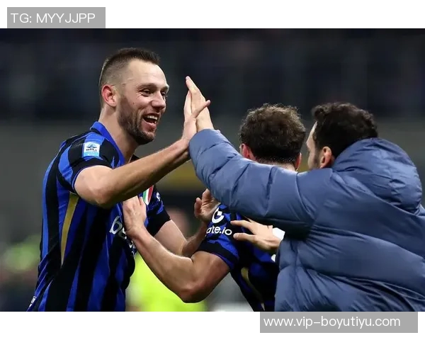 国米计划与恰尔汉奥卢经纪人会谈续约事宜或将降薪至2028年