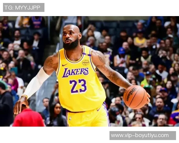 詹姆斯谈上半场表现：战术未能发挥作用出手偏短影响比赛节奏