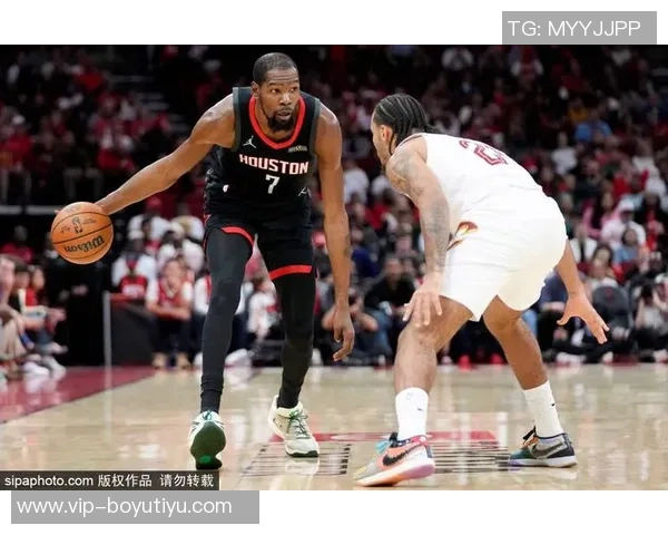 杜兰特称赞小贾巴里训练成效显著进步神速令人惊喜